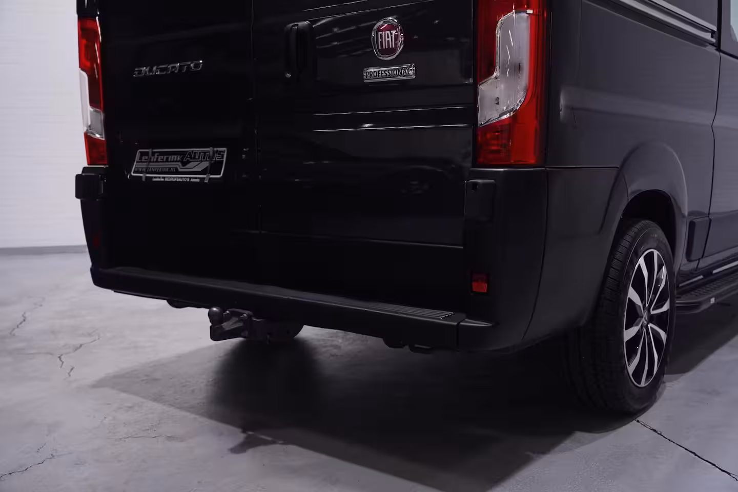 Fiat Ducato 2.3 MultiJet 120 pk Dubbel Cabine L2H2 Navi Camera, Cruise Control, Trekhaak 2.500 kg, 6-Z