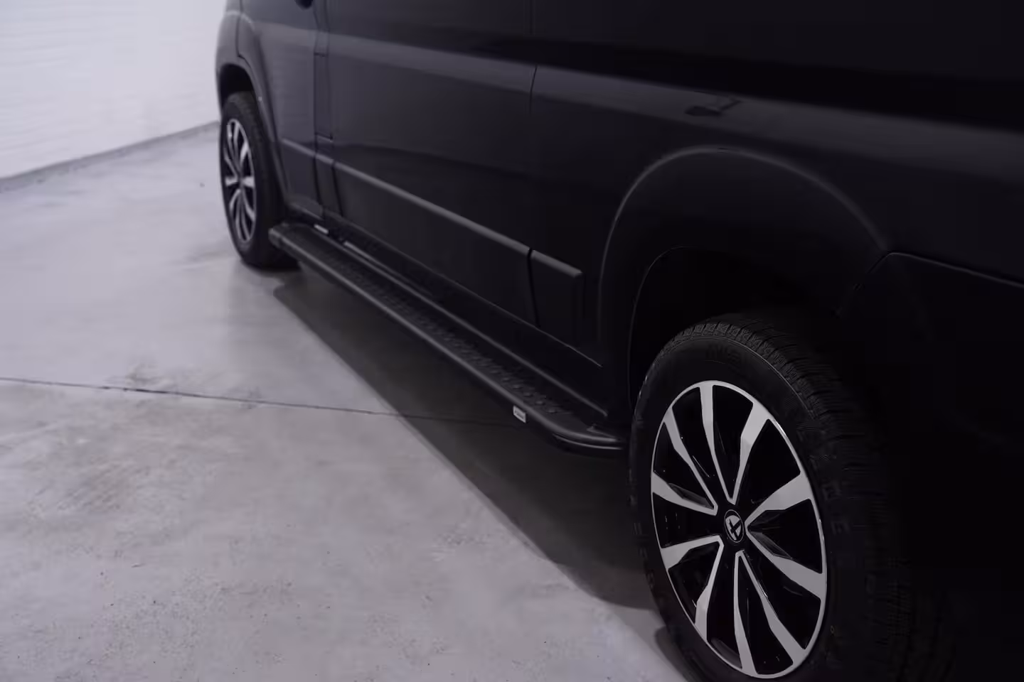 Fiat Ducato 2.3 MultiJet 120 pk Dubbel Cabine L2H2 Navi Camera, Cruise Control, Trekhaak 2.500 kg, 6-Z