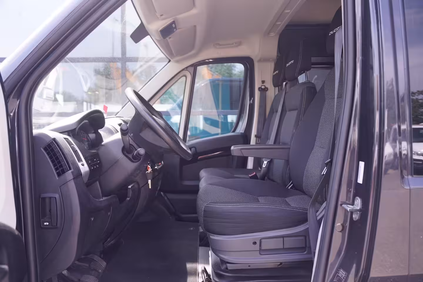 Fiat Ducato 2.3 MultiJet 120 pk Dubbel Cabine L2H2 Navi Camera, Cruise Control, Trekhaak 2.500 kg, 6-Z