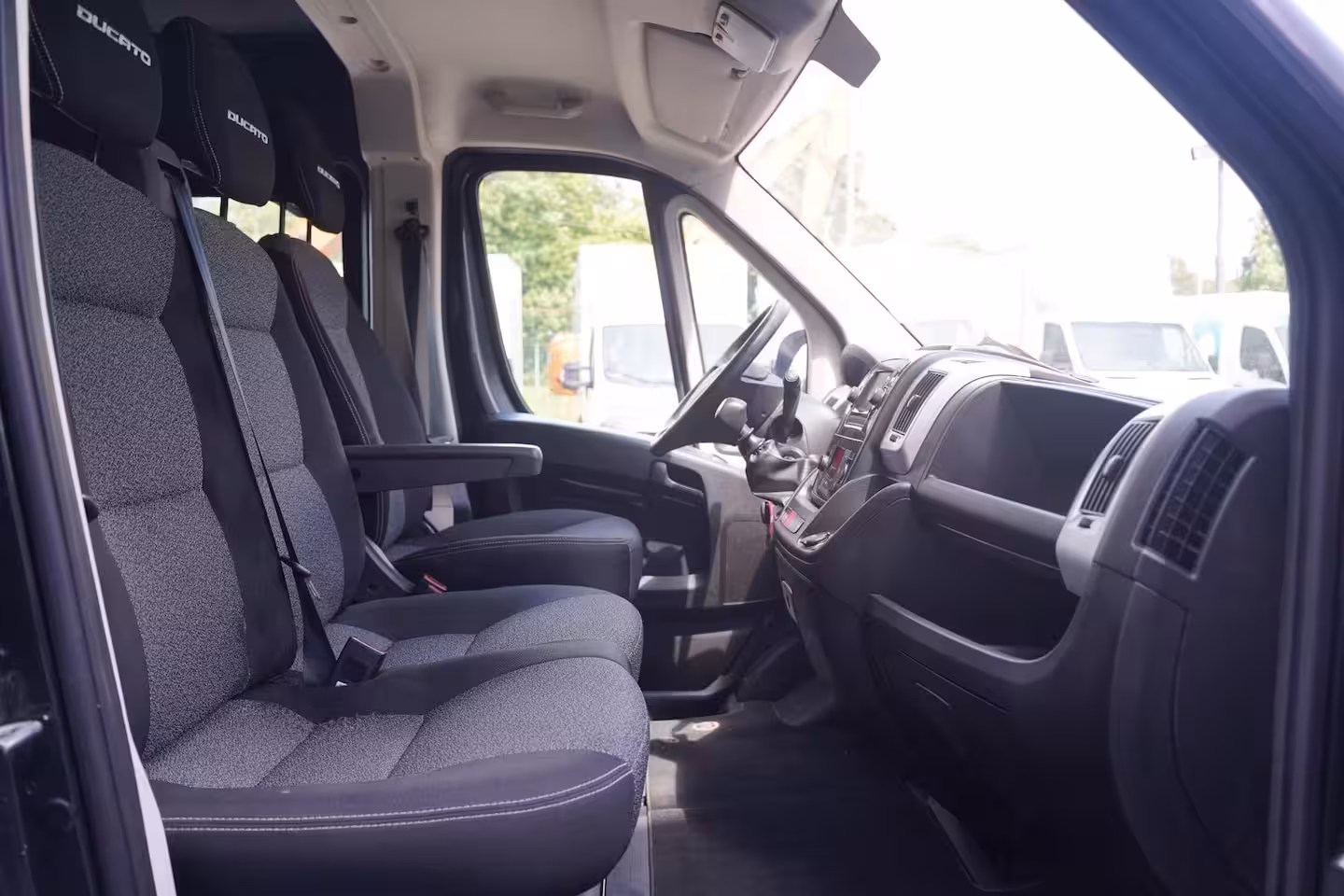 Fiat Ducato 2.3 MultiJet 120 pk Dubbel Cabine L2H2 Navi Camera, Cruise Control, Trekhaak 2.500 kg, 6-Z