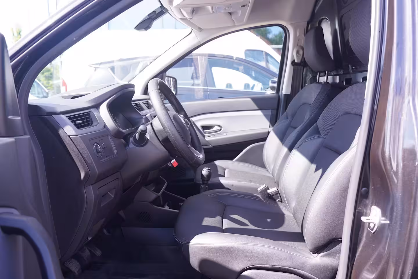 Renault Kangoo Express 1.3 TCe 102 pk Benzine Airco, Trekhaak Imperiaal, PDC achter, 2-Zits