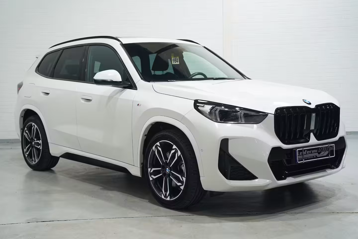 BMW X1 sDrive20i M Sport Panodak Led koplampen Camera Shadowline Stuur- en stoelverwarming 19 Inc
