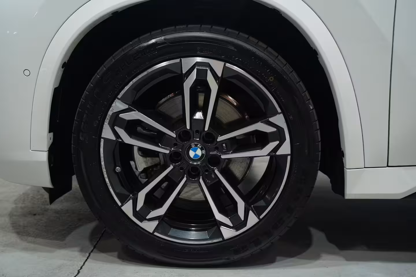 BMW X1 sDrive20i M Sport Panodak Led koplampen Camera Shadowline Stuur- en stoelverwarming 19 Inc