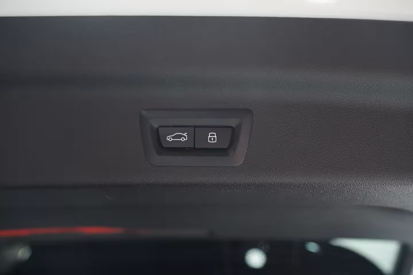 BMW X1 sDrive20i M Sport Panodak Led koplampen Camera Shadowline Stuur- en stoelverwarming 19 Inc