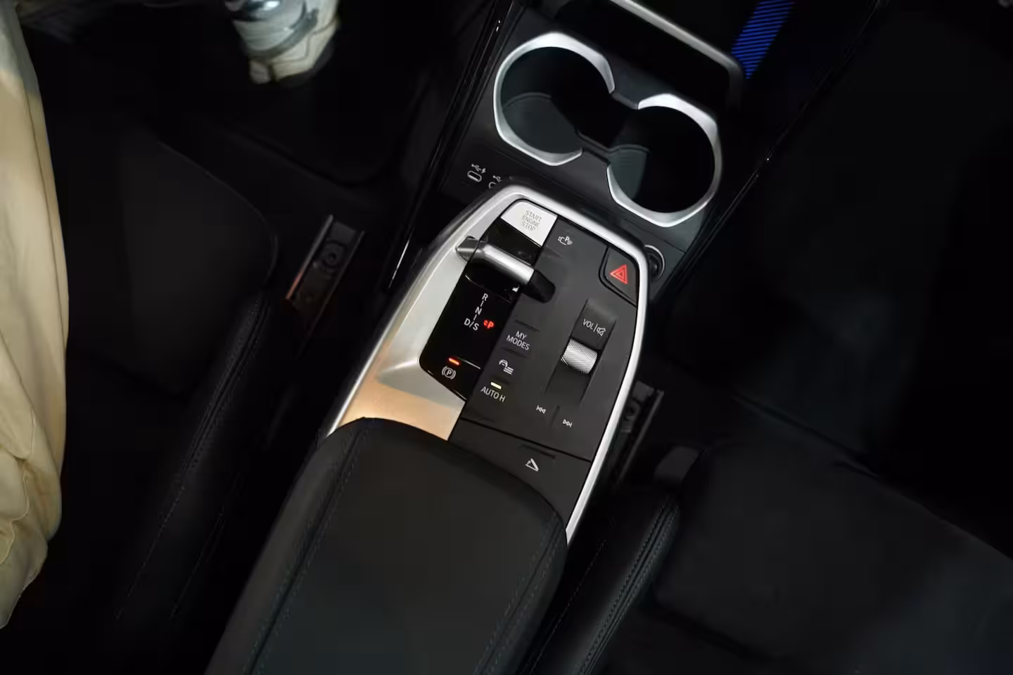 BMW X1 sDrive20i M Sport Panodak Led koplampen Camera Shadowline Stuur- en stoelverwarming 19 Inc