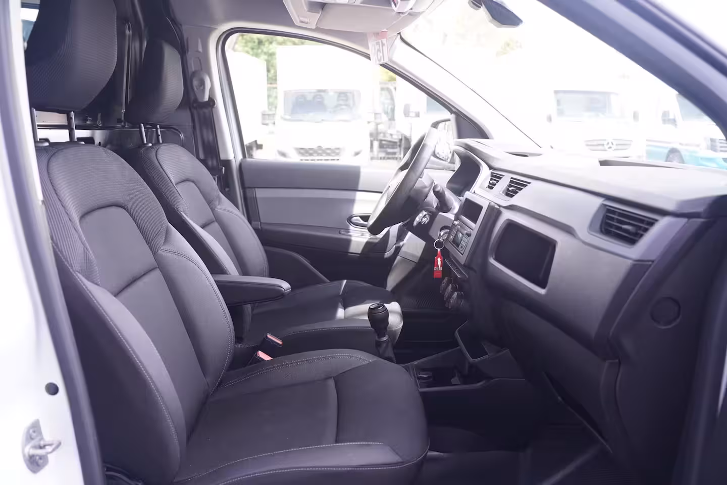 Renault Kangoo Express 1.3 TCe 100 pk Benzine L1 Airco Audio met Bluetooth, Elek. Pakket, PDC achter, 2-Zits