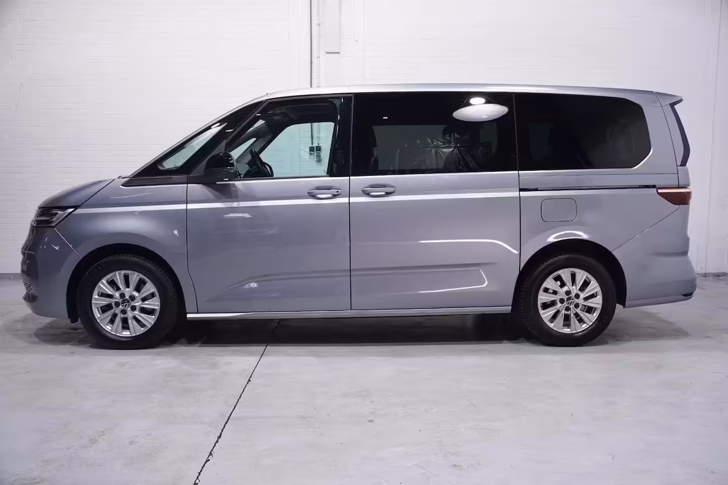 Volkswagen Multivan 1.4 eHybrid L2H1 Style NAP SOH 100% Iq Light Panodak Trekhaak Apple Carplay Camera