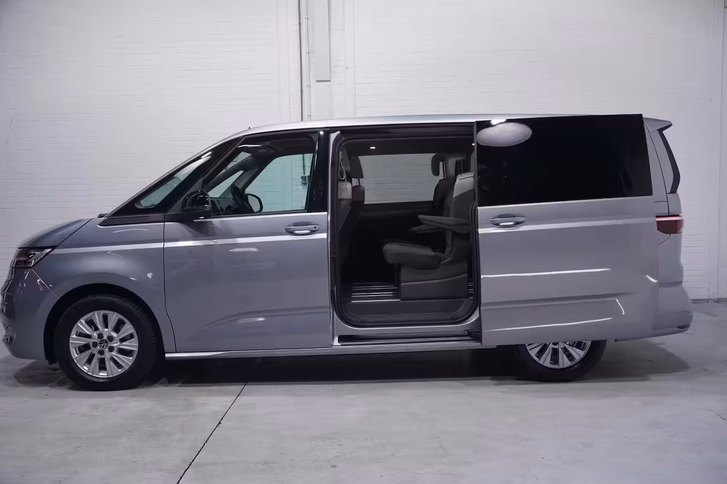 Volkswagen Multivan 1.4 eHybrid L2H1 Style NAP SOH 100% Iq Light Panodak Trekhaak Apple Carplay Camera