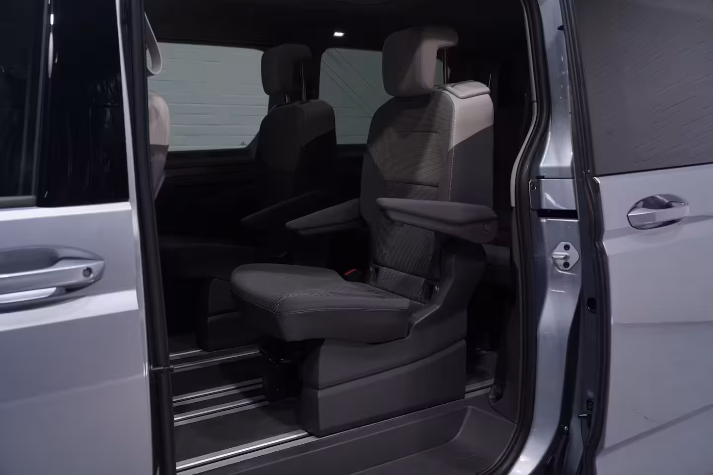 Volkswagen Multivan 1.4 eHybrid L2H1 Style NAP SOH 100% Iq Light Panodak Trekhaak Apple Carplay Camera