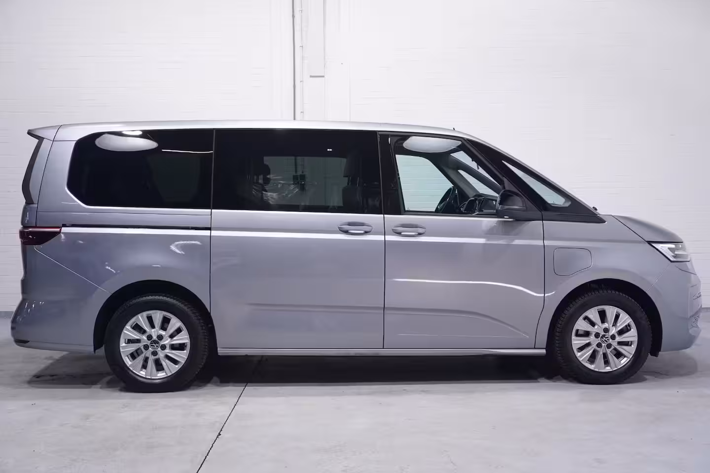 Volkswagen Multivan 1.4 eHybrid L2H1 Style NAP SOH 100% Iq Light Panodak Trekhaak Apple Carplay Camera