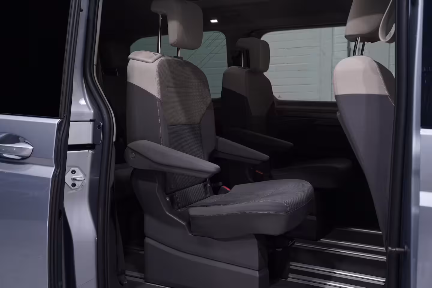 Volkswagen Multivan 1.4 eHybrid L2H1 Style NAP SOH 100% Iq Light Panodak Trekhaak Apple Carplay Camera
