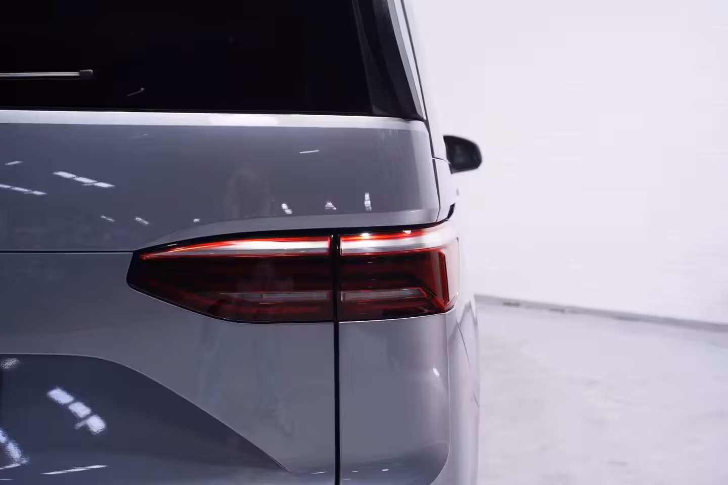 Volkswagen Multivan 1.4 eHybrid L2H1 Style NAP SOH 100% Iq Light Panodak Trekhaak Apple Carplay Camera
