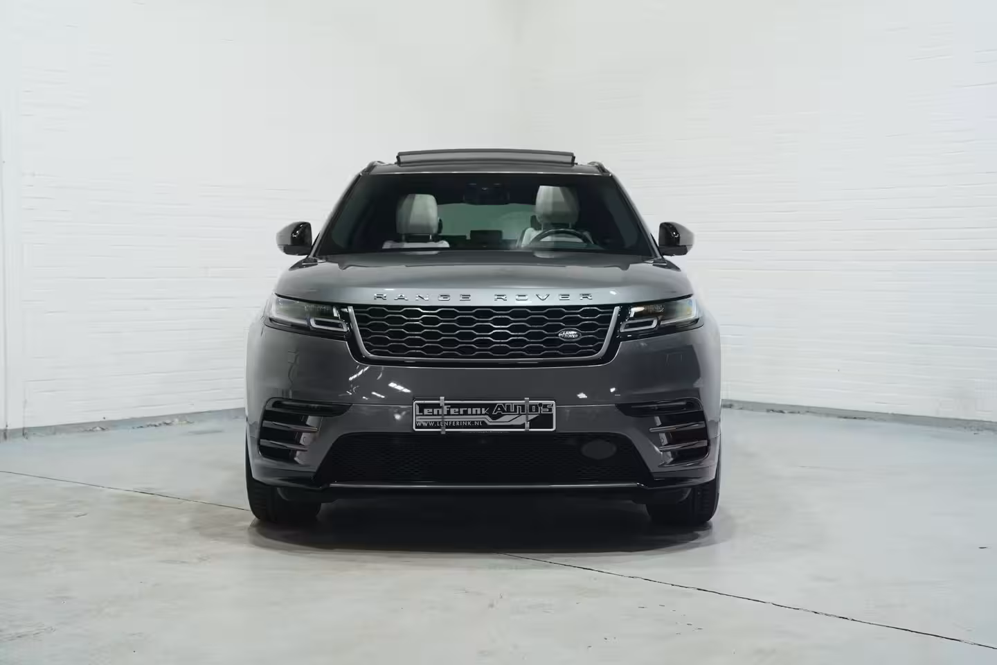 Land Rover Range Rover Velar 300D 3.0 V6 D300 R-Dynamic R-Dynamic Luchtvering stoelen electrisch bedienbaar L-memory pr