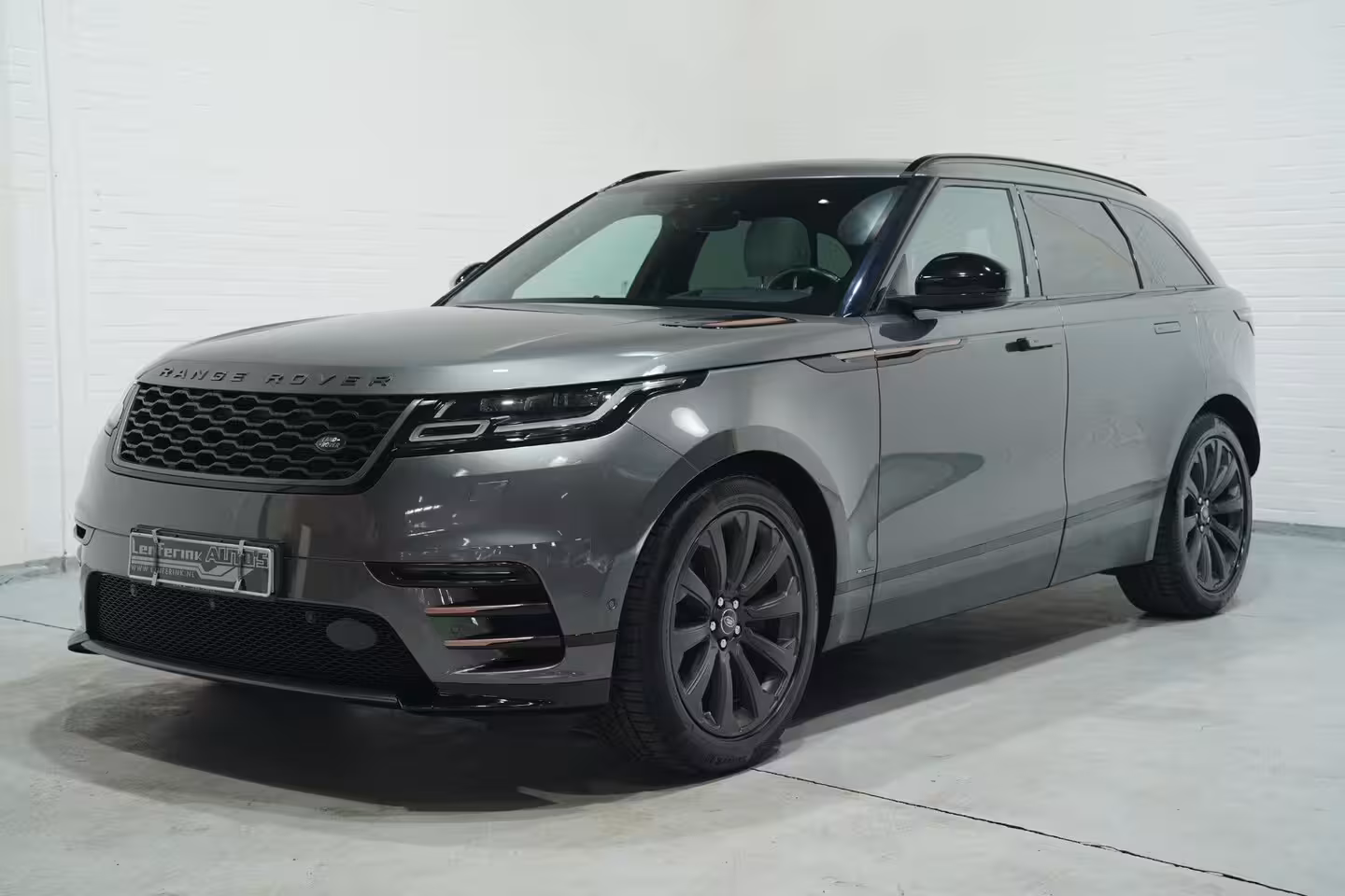 Land Rover Range Rover Velar 300D 3.0 V6 D300 R-Dynamic R-Dynamic Luchtvering stoelen electrisch bedienbaar L-memory pr