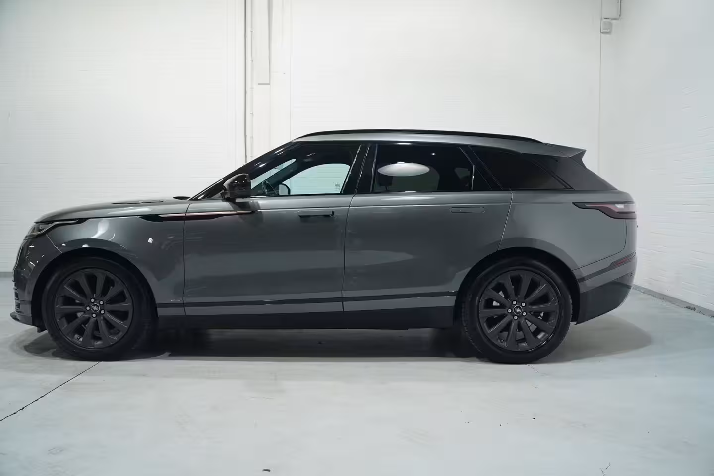Land Rover Range Rover Velar 300D 3.0 V6 D300 R-Dynamic R-Dynamic Luchtvering stoelen electrisch bedienbaar L-memory pr