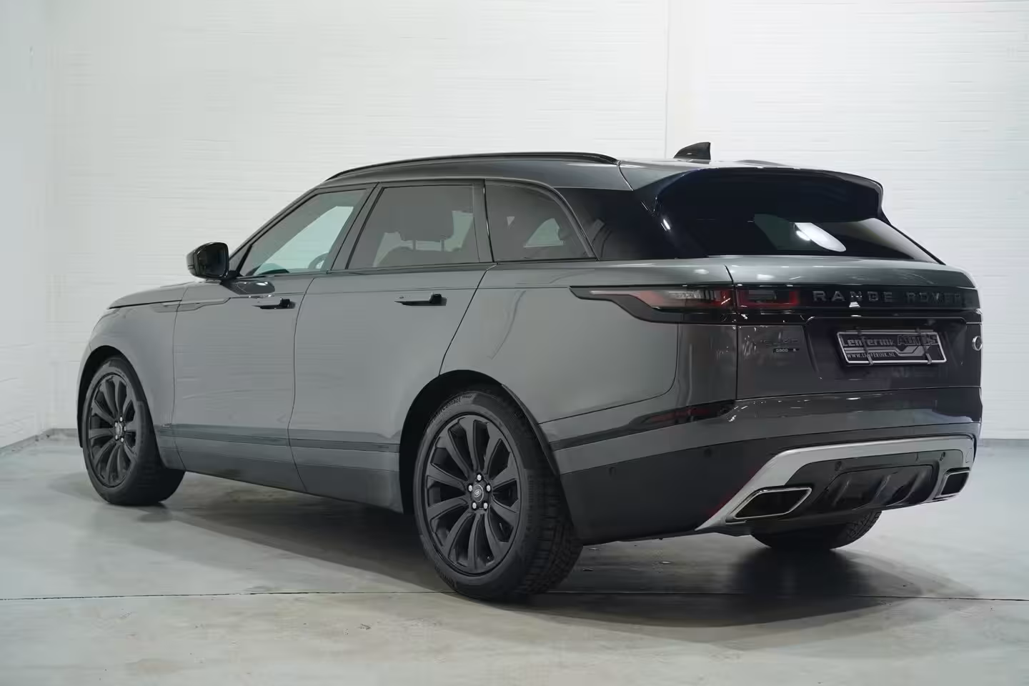 Land Rover Range Rover Velar 300D 3.0 V6 D300 R-Dynamic R-Dynamic Luchtvering stoelen electrisch bedienbaar L-memory pr