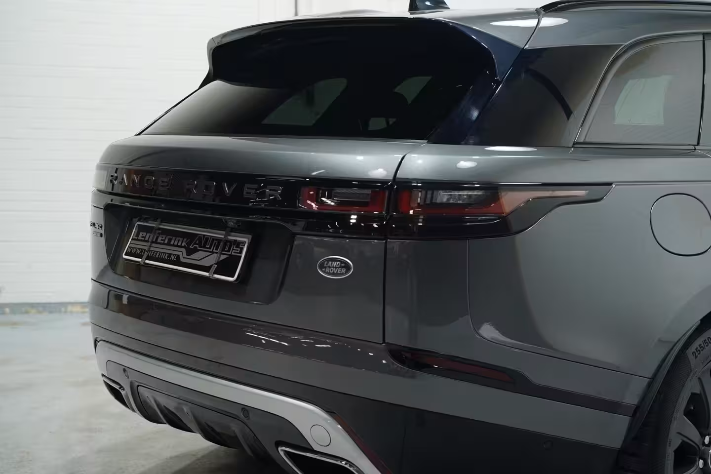 Land Rover Range Rover Velar 300D 3.0 V6 D300 R-Dynamic R-Dynamic Luchtvering stoelen electrisch bedienbaar L-memory pr