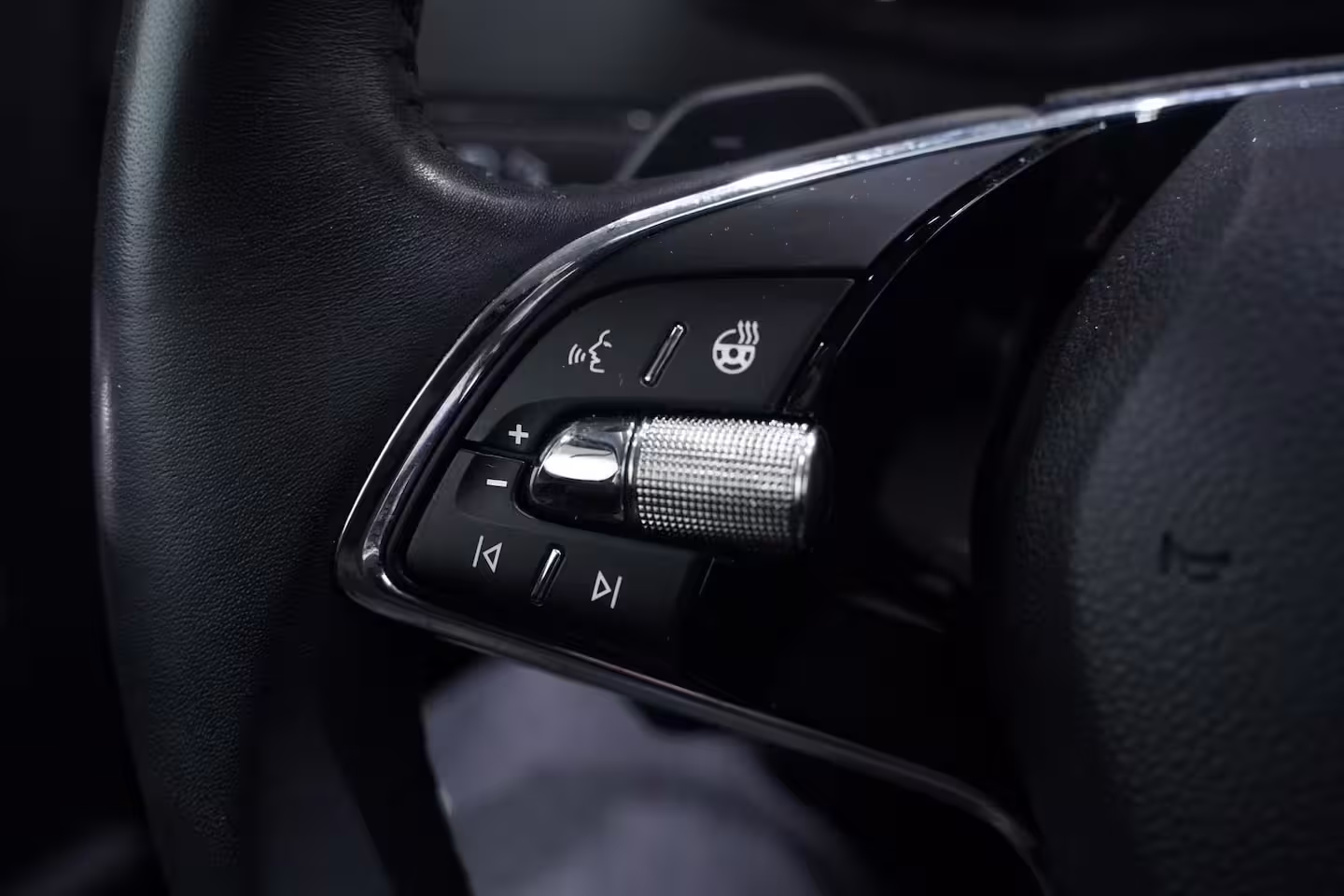 Skoda Karoq 1.5 TSI ACT Business Edition Plus NAP Clima Winterpakket Navi Camera PDC v+a Voorruitverwa