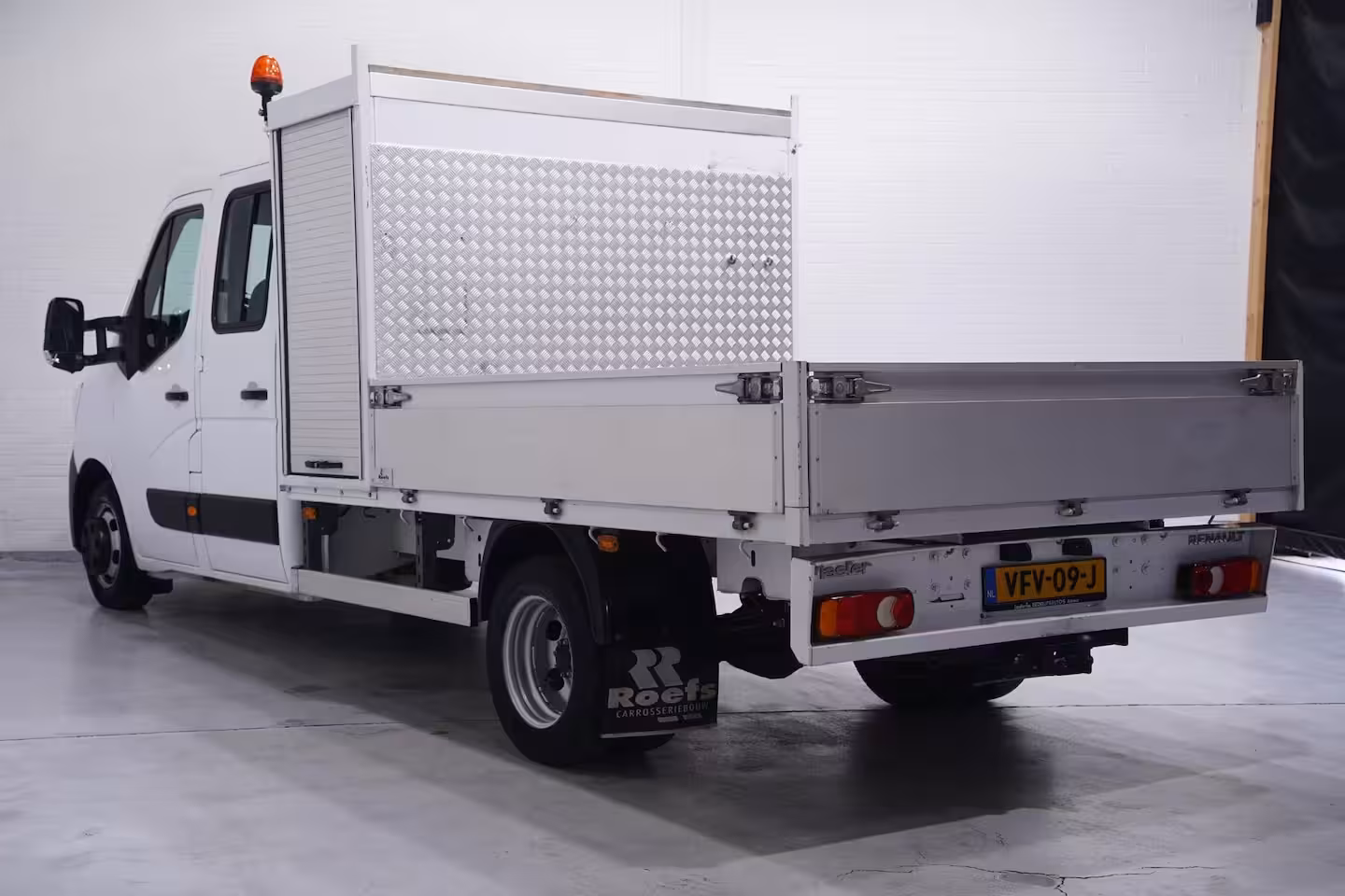 Renault Master 2.3 dCi 145 pk Pick Up / Open Laadbak 6-Zits Airco, Trekhaak 3.500 kg, LxBxH 245x208x38 cm