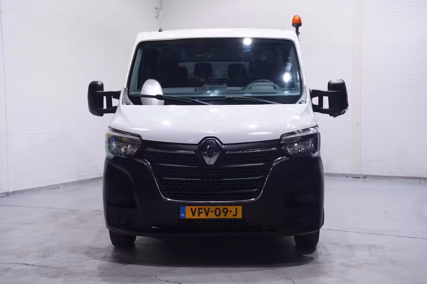 Renault Master 2.3 dCi 145 pk Pick Up / Open Laadbak 6-Zits Airco, Trekhaak 3.500 kg, LxBxH 245x208x38 cm