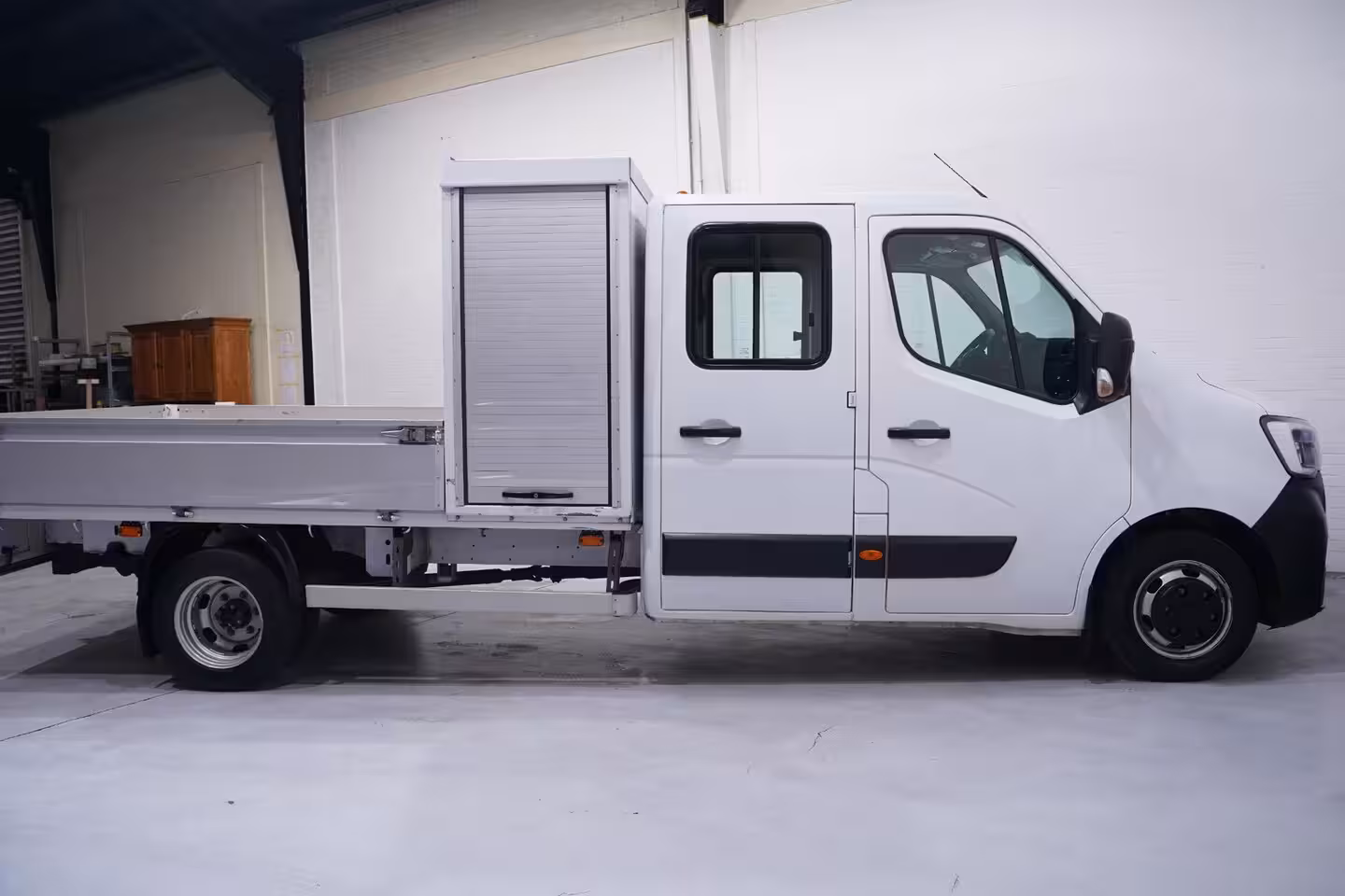 Renault Master 2.3 dCi 145 pk Pick Up / Open Laadbak 6-Zits Airco, Trekhaak 3.500 kg, LxBxH 245x208x38 cm