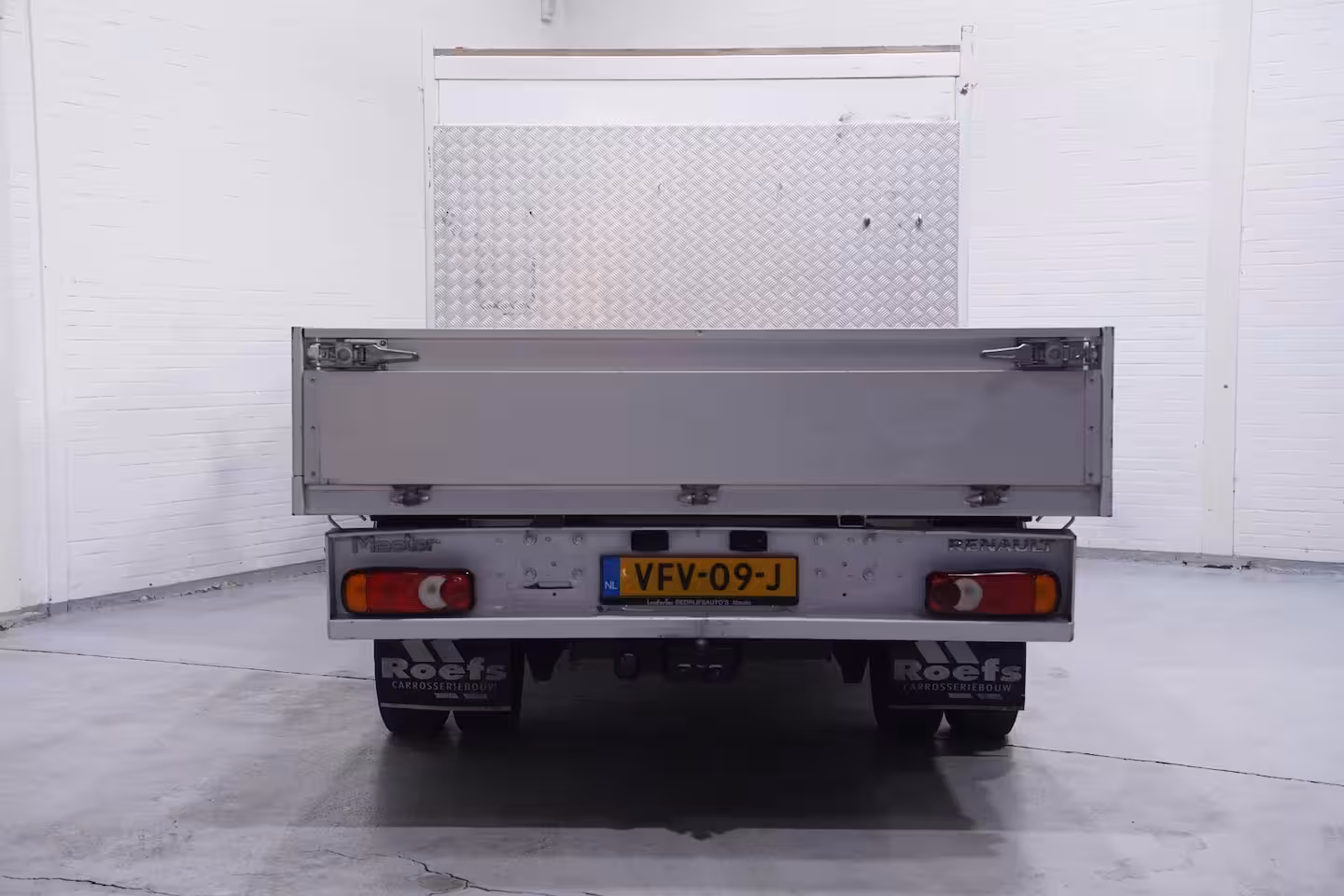 Renault Master 2.3 dCi 145 pk Pick Up / Open Laadbak 6-Zits Airco, Trekhaak 3.500 kg, LxBxH 245x208x38 cm