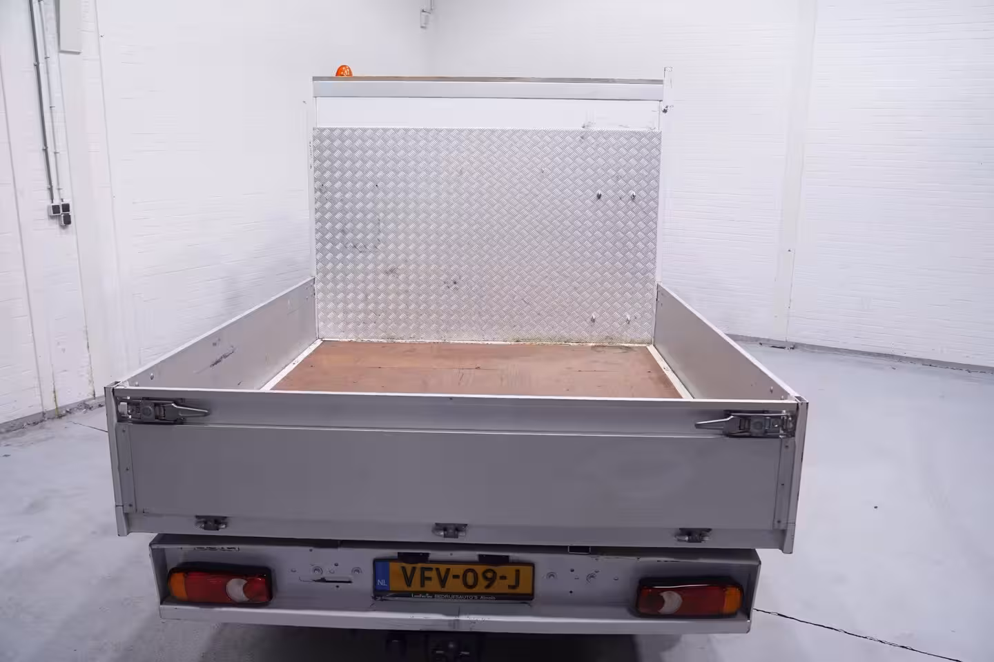 Renault Master 2.3 dCi 145 pk Pick Up / Open Laadbak 6-Zits Airco, Trekhaak 3.500 kg, LxBxH 245x208x38 cm