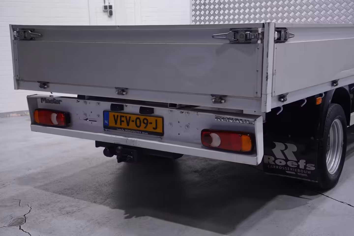 Renault Master 2.3 dCi 145 pk Pick Up / Open Laadbak 6-Zits Airco, Trekhaak 3.500 kg, LxBxH 245x208x38 cm
