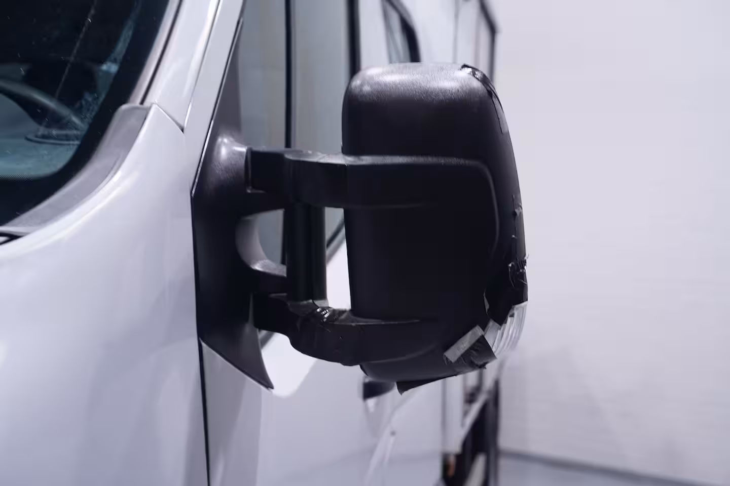 Renault Master 2.3 dCi 145 pk Pick Up / Open Laadbak 6-Zits Airco, Trekhaak 3.500 kg, LxBxH 245x208x38 cm