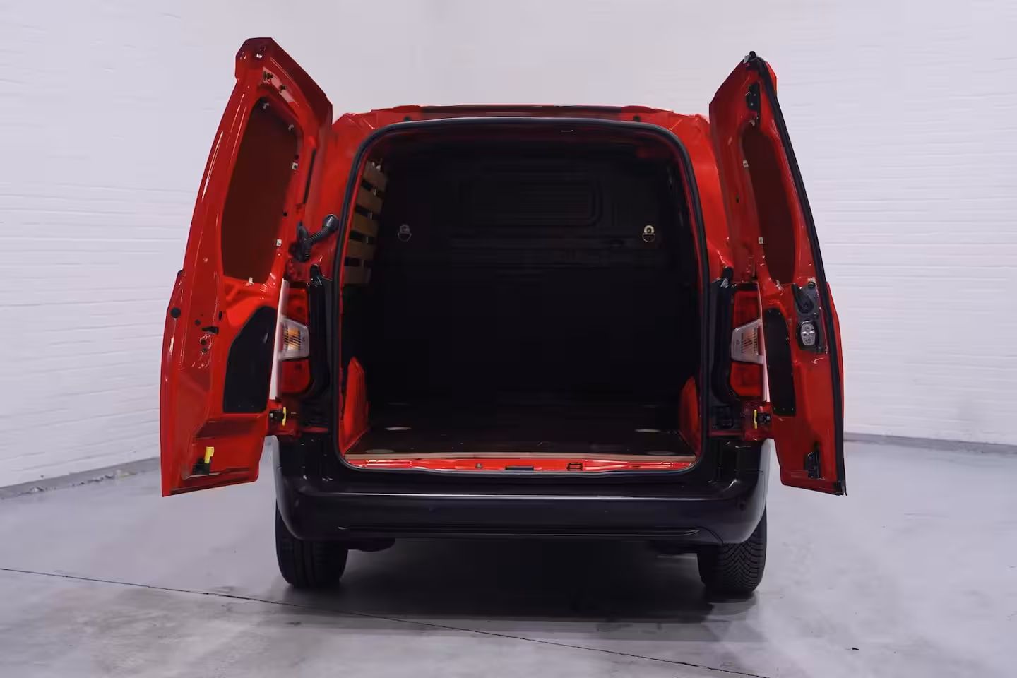 Opel Combo 1.5D 102 pk L1H1 Edition Navi, Airco Cruise Control, NAP, Laadruimte Pakket, PDC achter, 2