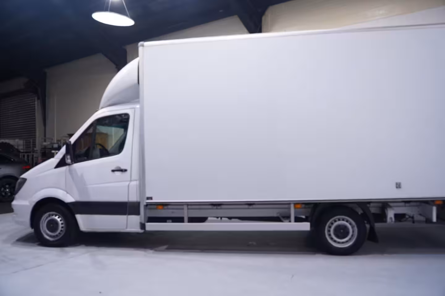 Mercedes-Benz Sprinter 311 CDI Automaat Bakwagen met Deuren 20M3 Airco, Dakspoiler, LxBxH 430x210x220 cm, NAP, 3