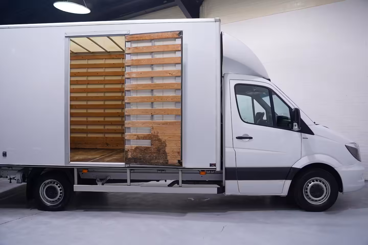 Mercedes-Benz Sprinter 311 CDI Automaat Bakwagen met Deuren 20M3 Airco, Dakspoiler, LxBxH 430x210x220 cm, NAP, 3
