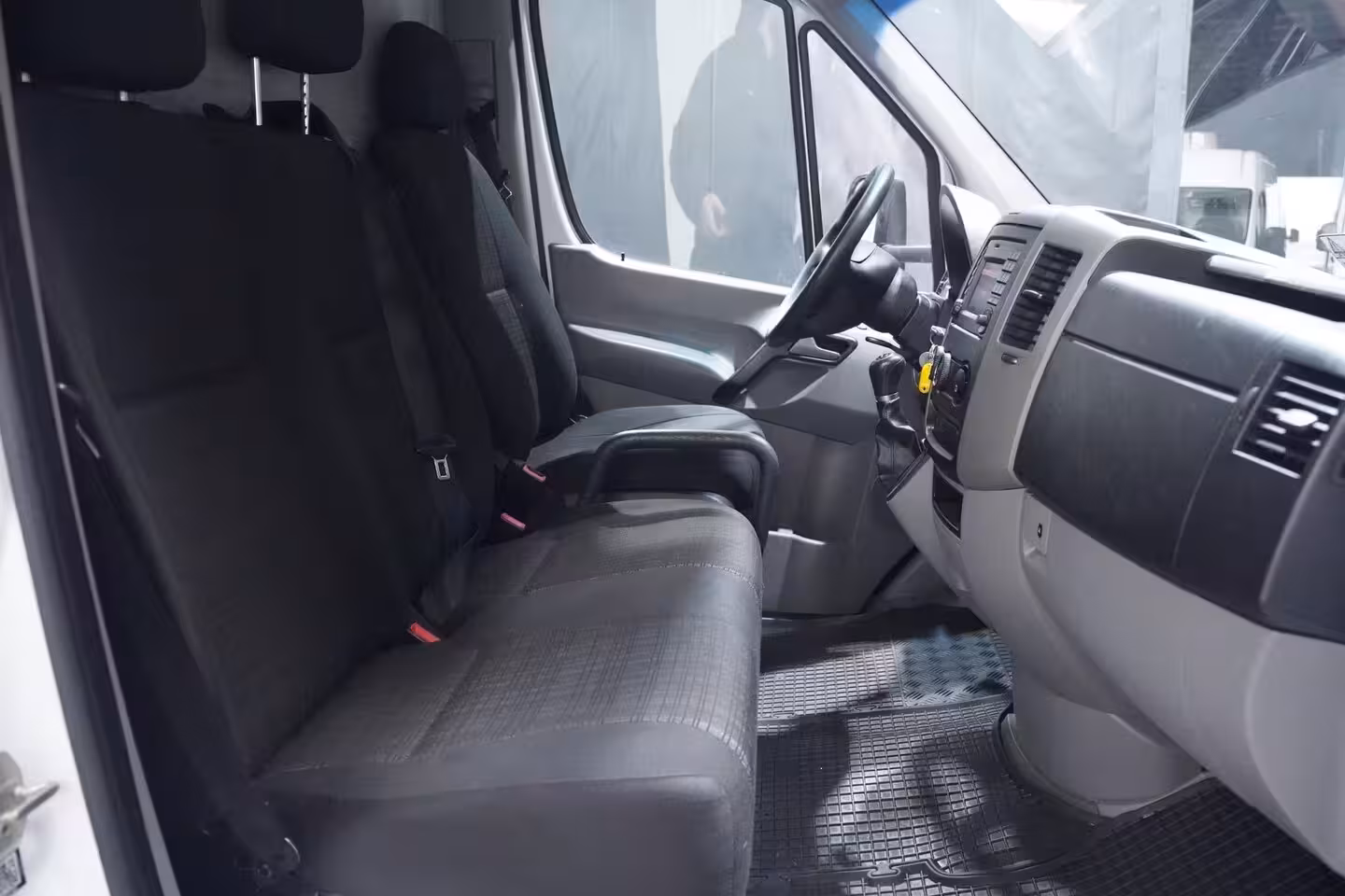 Mercedes-Benz Sprinter 311 CDI Automaat Bakwagen met Deuren 20M3 Airco, Dakspoiler, LxBxH 430x210x220 cm, NAP, 3