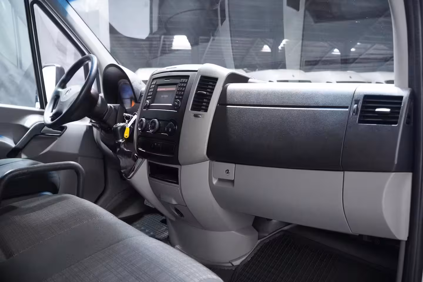 Mercedes-Benz Sprinter 311 CDI Automaat Bakwagen met Deuren 20M3 Airco, Dakspoiler, LxBxH 430x210x220 cm, NAP, 3