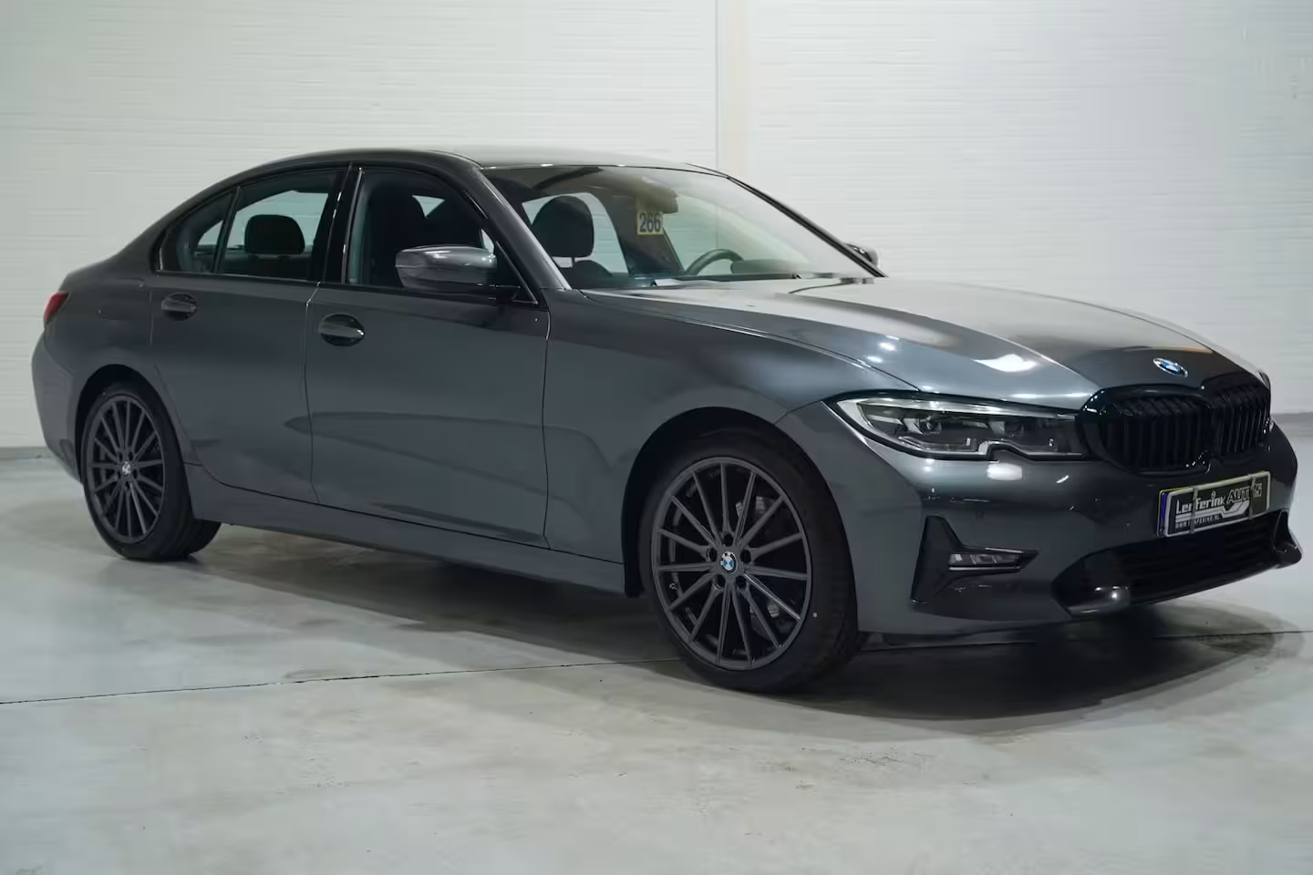 BMW 3-serie 320i Sport Line Led koplampen Apple Carplay Leder Memory Stoelverwarming 1e Eigenaar NAP