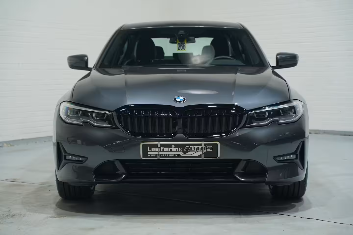 BMW 3-serie 320i Sport Line Led koplampen Apple Carplay Leder Memory Stoelverwarming 1e Eigenaar NAP