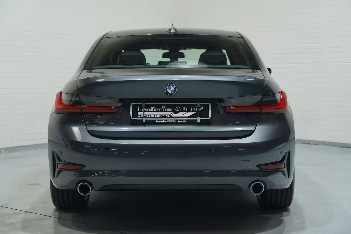 BMW 3-serie 320i Sport Line Led koplampen Apple Carplay Leder Memory Stoelverwarming 1e Eigenaar NAP