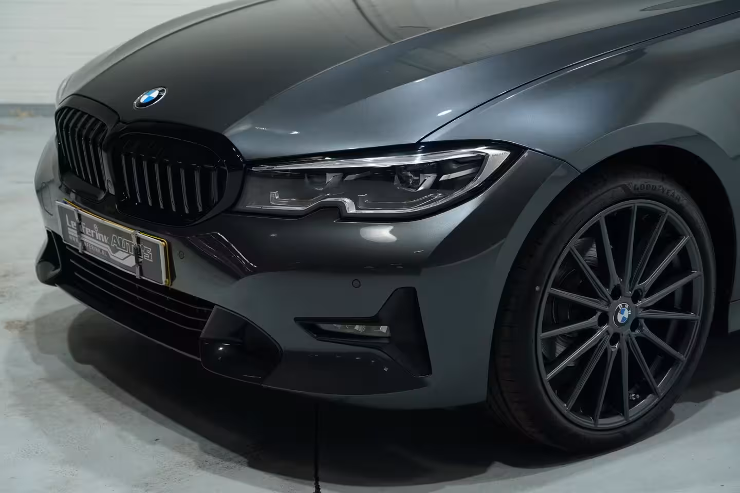 BMW 3-serie 320i Sport Line Led koplampen Apple Carplay Leder Memory Stoelverwarming 1e Eigenaar NAP