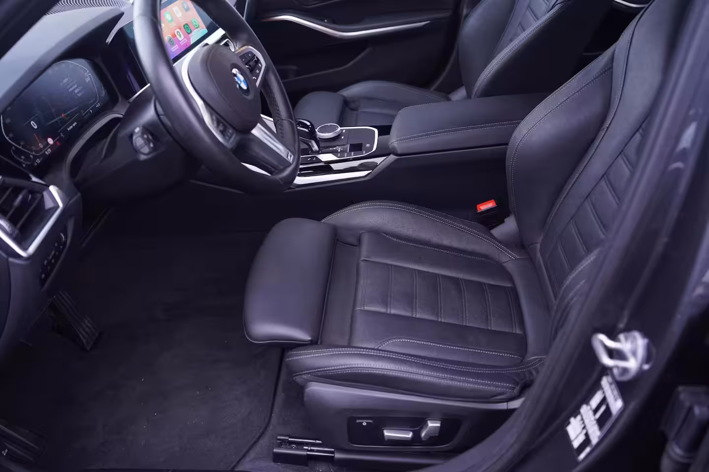 BMW 3-serie 320i Sport Line Led koplampen Apple Carplay Leder Memory Stoelverwarming 1e Eigenaar NAP
