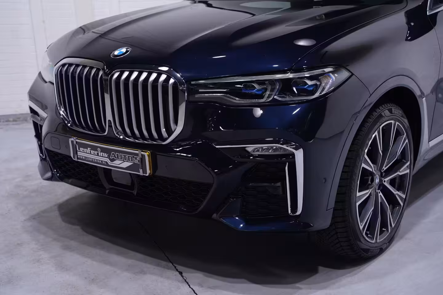 BMW X7 xDrive40i M Sport NAP M Stoelen 7- zits Carbon spiegels Leder dashbord Massage Standverwar