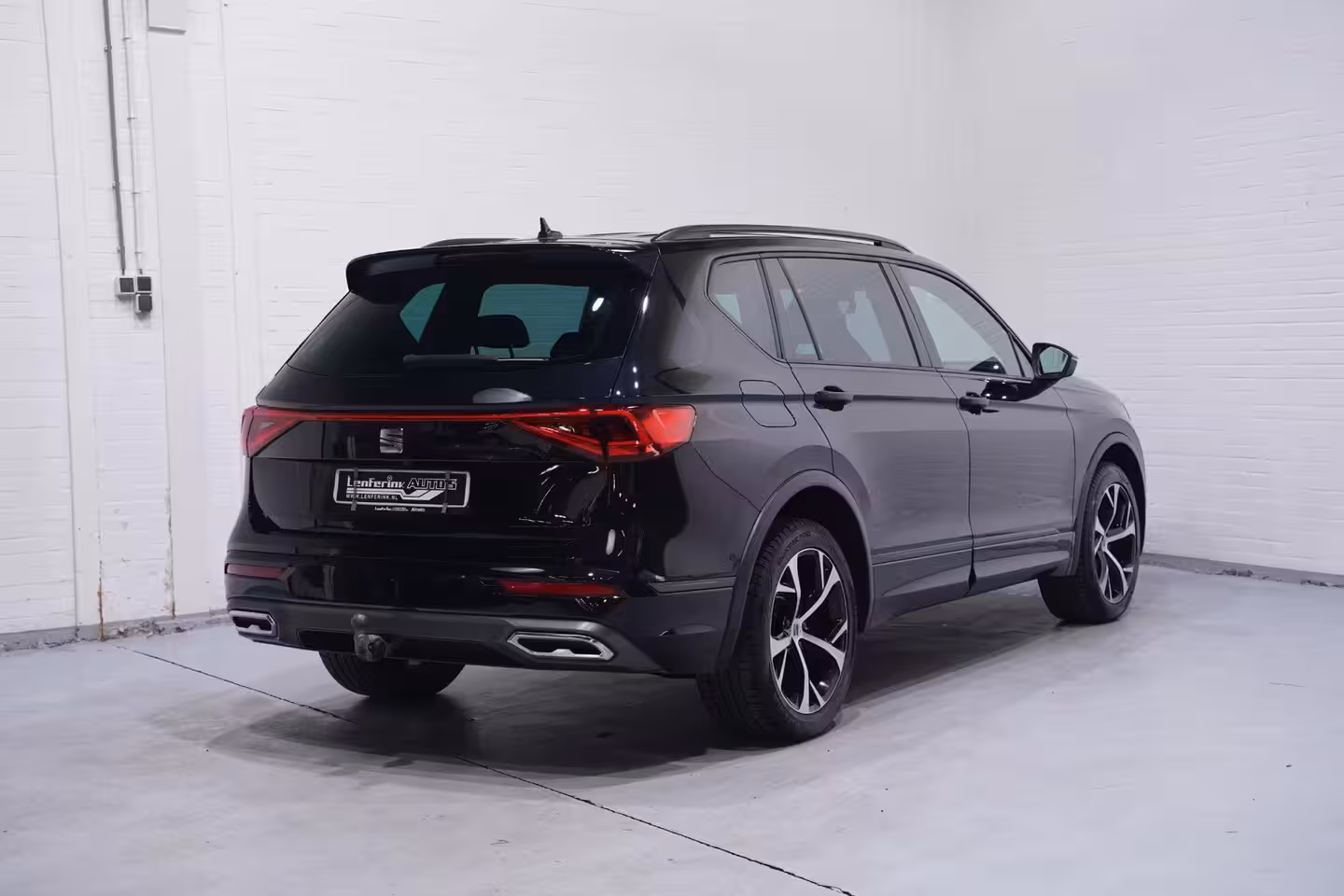 Seat Tarraco 1.5 TSI FR Business Intense NAP Navi Camera Trekhaak Apple/ Android Camera 360 PDC v+a
