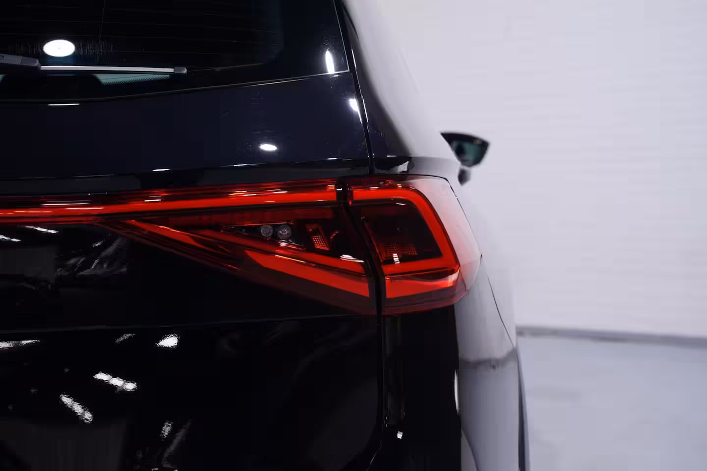 Seat Tarraco 1.5 TSI FR Business Intense NAP Navi Camera Trekhaak Apple/ Android Camera 360 PDC v+a
