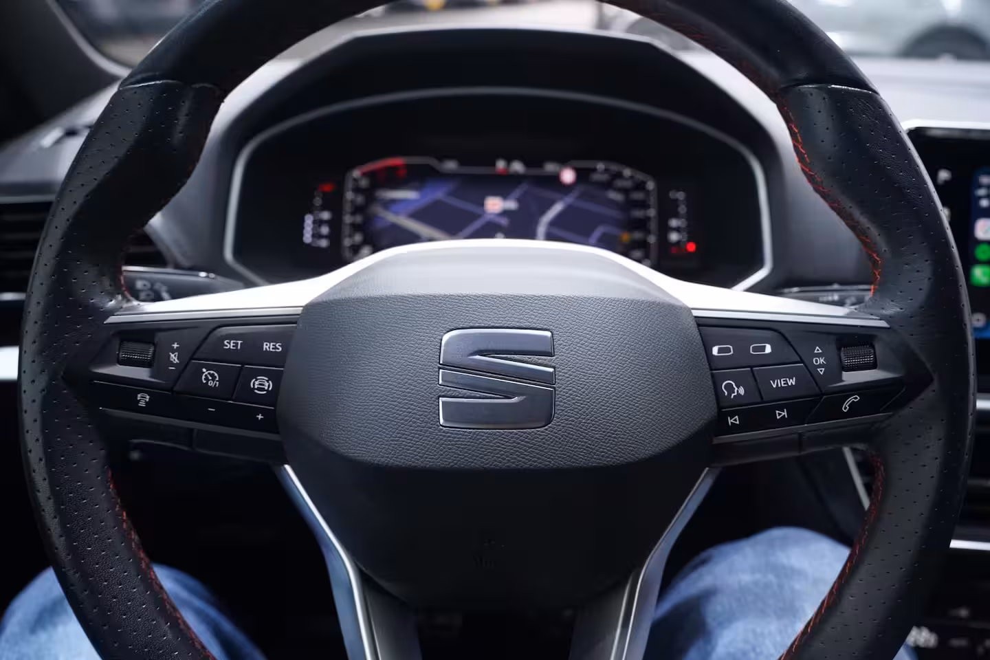 Seat Tarraco 1.5 TSI FR Business Intense NAP Navi Camera Trekhaak Apple/ Android Camera 360 PDC v+a