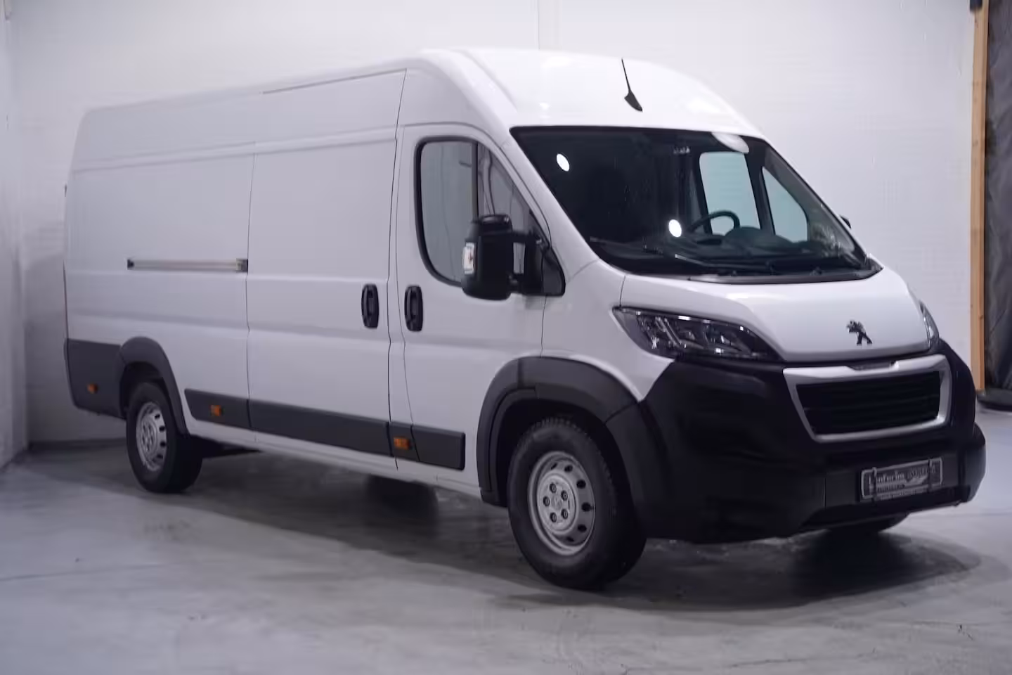 Peugeot Boxer 2.2 BlueHDi 165 pk L4H2 Navi, Camera Laadruimte Pakket, PDC achter, Slechts 68 dkm, 3-Zits