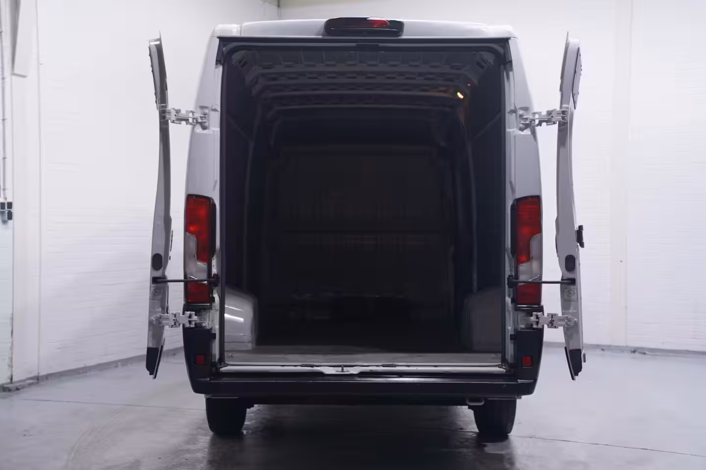 Peugeot Boxer 2.2 BlueHDi 165 pk L4H2 Navi, Camera Laadruimte Pakket, PDC achter, Slechts 68 dkm, 3-Zits