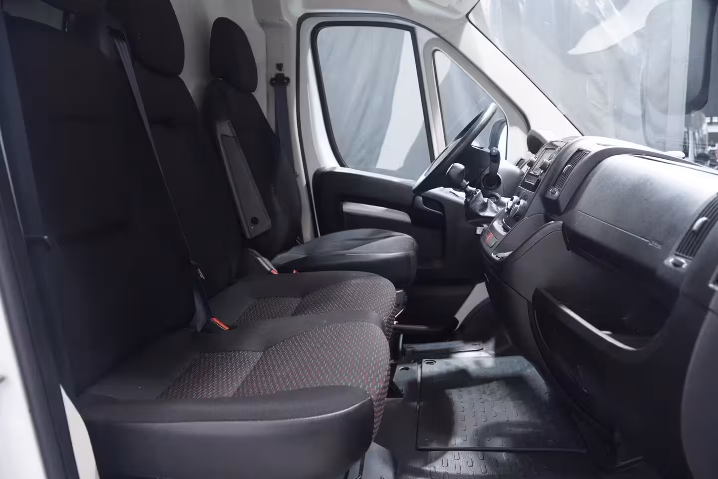 Peugeot Boxer 2.2 BlueHDi 165 pk L4H2 Navi, Camera Laadruimte Pakket, PDC achter, Slechts 68 dkm, 3-Zits