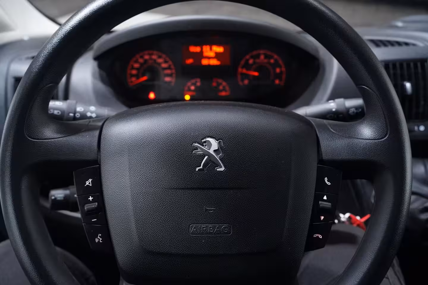 Peugeot Boxer 2.2 BlueHDi 165 pk L4H2 Navi, Camera Laadruimte Pakket, PDC achter, Slechts 68 dkm, 3-Zits