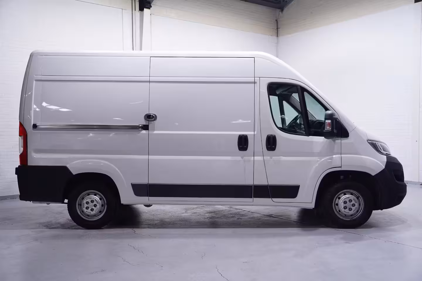 Citroën Jumper 2.0 BlueHDi 130 pk L2H2 Airco Cruise control, PDC achter, Slechts 83 dkm, 3-Zits