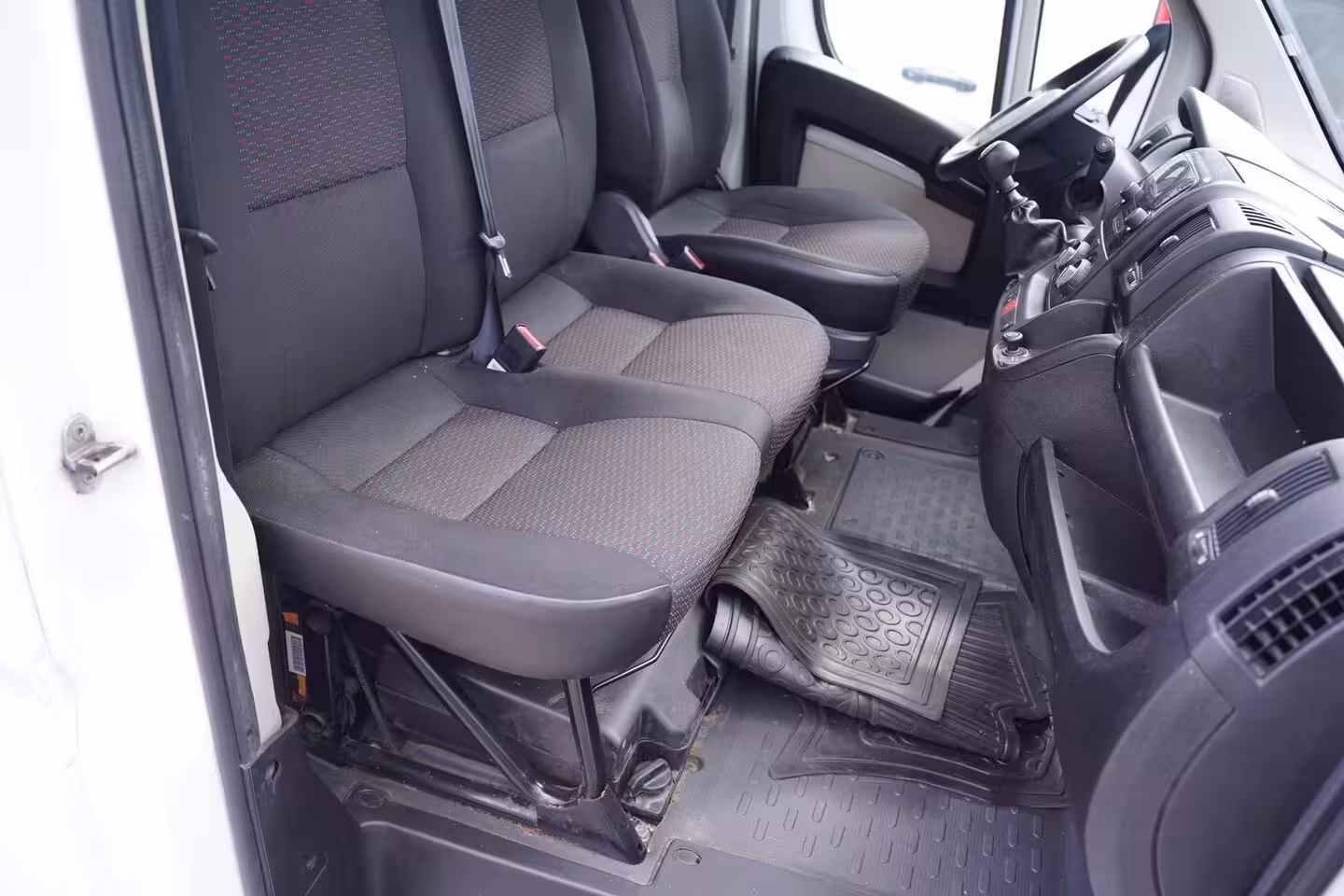 Citroën Jumper 2.0 BlueHDi 130 pk L2H2 Airco Cruise control, PDC achter, Slechts 83 dkm, 3-Zits