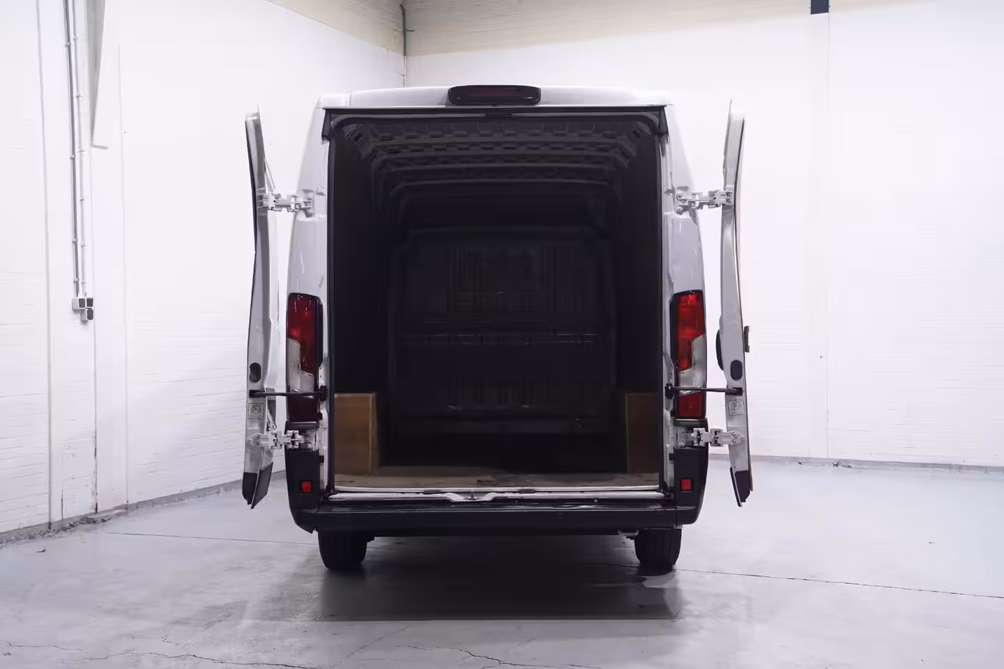 Fiat Ducato 2.3 Mjet 130 pk L4H2 Navi, Cruise control Laadruimte Pakket, PDC achter, APK 12-2026, 3-Zi